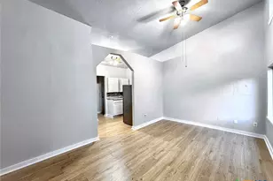 1108 W McCarty Ln, San Marcos, TX 78666 - Photo 5