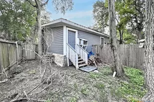 1108 W McCarty Ln, San Marcos, TX 78666 - Photo 13