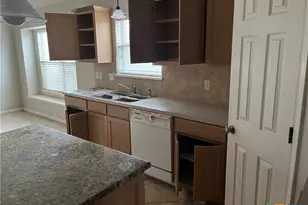 111 Village Green, Victoria, TX 77904 - Photo 7