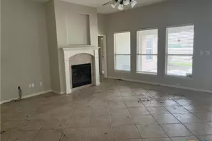 111 Village Green, Victoria, TX 77904 - Photo 3