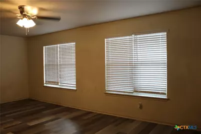 415 E 4th Avenue, Belton, TX 76513 - Photo 25