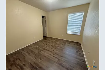 415 E 4th Avenue, Belton, TX 76513 - Photo 33