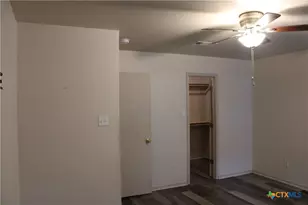 415 E 4th Ave, Belton, TX 76513 - Photo 13