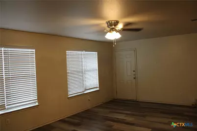 415 E 4th Avenue, Belton, TX 76513 - Photo 23