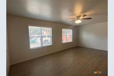 415 E 4th Avenue, Belton, TX 76513 - Photo 37