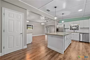 102 Rivercrest St, Luling, TX 78648 - Photo 3