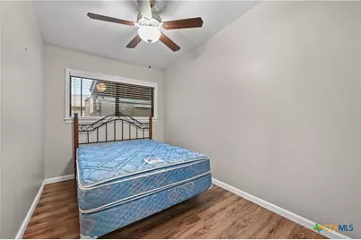 102 Rivercrest Street, Luling, TX 78648 - Photo 17