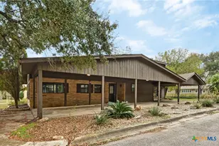 102 Rivercrest St, Luling, TX 78648 - Photo 1