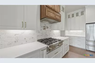 111 Ashton Oaks Drive, New Braunfels, TX 78132 - Photo 11