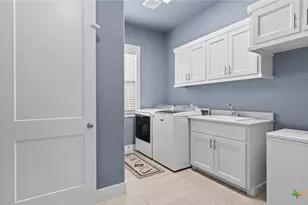 2617 Wolf Lair, New Braunfels, TX 78132 - Photo 11