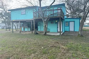 301 E Fern, Seadrift, TX 77983 - Photo 3