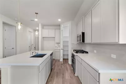 939 Creek Bed Drive, New Braunfels, TX 78130 - Photo 5