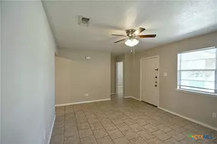 527 Buttercup, New Braunfels, TX 78130 - Photo 9