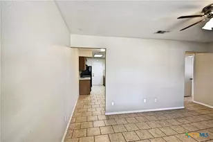 527 Buttercup, New Braunfels, TX 78130 - Photo 5