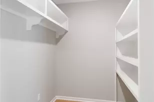 303 Turner St, Yoakum, TX 77995 - Photo 11