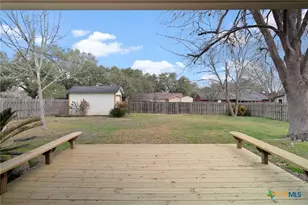 303 Turner St, Yoakum, TX 77995 - Photo 27