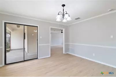 303 Turner Street, Yoakum, TX 77995 - Photo 9