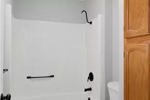 303 Turner St, Yoakum, TX 77995 - Photo 15