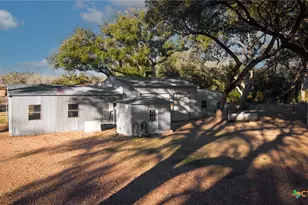 1465 Co Rd 401, Edna, TX 77957 - Photo 35