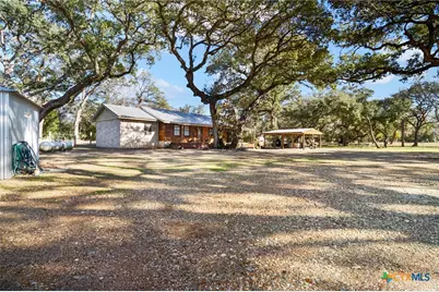 1465 County Road 401, Edna, TX 77957 - Photo 5