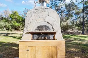 1465 Co Rd 401, Edna, TX 77957 - Photo 11