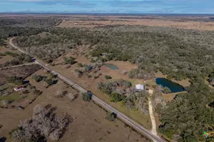 1465 Co Rd 401, Edna, TX 77957 - Photo 41