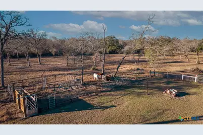 1465 County Road 401, Edna, TX 77957 - Photo 35