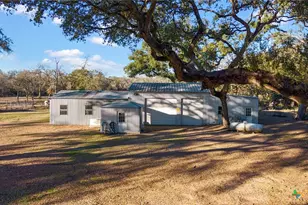 1465 Co Rd 401, Edna, TX 77957 - Photo 33