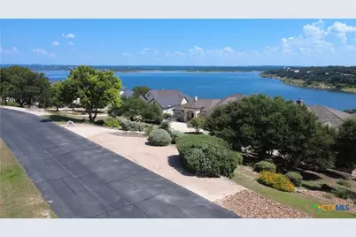 523 Oak Shores Drive, Canyon Lake, TX 78133 - Photo 9