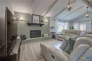 409 Oakwood Blvd, New Braunfels, TX 78130 - Photo 13