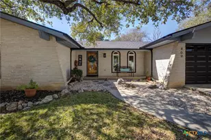 409 Oakwood Blvd, New Braunfels, TX 78130 - Photo 3