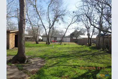 2003 E Mimosa Avenue, Victoria, TX 77901 - Photo 9