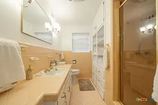 100 Kings Way, Horseshoe Bay, TX 78657 - Photo 17