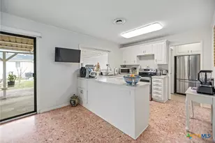 207 Williams, Tivoli, TX 77990 - Photo 13