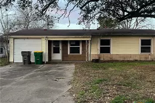 806 E Polk Ave, Victoria, TX 77901 - Photo 1