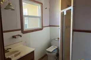 806 E Polk Ave, Victoria, TX 77901 - Photo 9