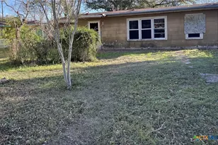 806 E Polk Ave, Victoria, TX 77901 - Photo 13