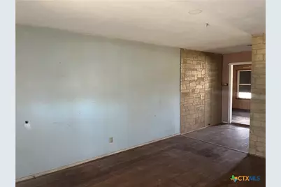 806 E Polk Avenue, Victoria, TX 77901 - Photo 5