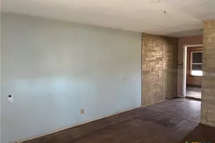 806 E Polk Ave, Victoria, TX 77901 - Photo 5