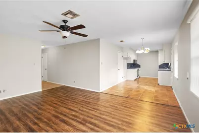 247 Goldenrod Avenue, Victoria, TX 77904 - Photo 5