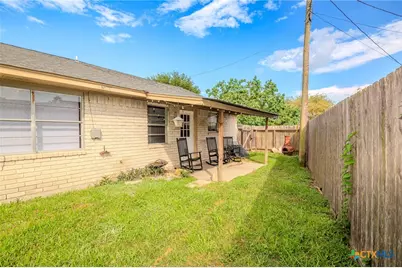 247 Goldenrod Avenue, Victoria, TX 77904 - Photo 11