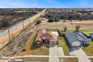 2202 Waterfall Dr, Killeen, TX 76549 - Photo 3
