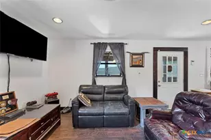 1750 Loop 165, Dripping Springs, TX 78620 - Photo 19