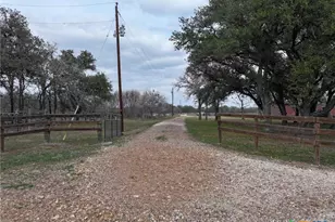 1385 Bego Rd, Goliad, TX 77963 - Photo 23