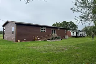 1385 Bego Rd, Goliad, TX 77963 - Photo 11