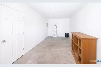 105 Massanet Street, Port Lavaca, TX 77979 - Photo 9