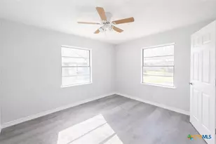 105 Massanet St, Port Lavaca, TX 77979 - Photo 7