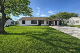 105 Massanet St, Port Lavaca, TX 77979 - Photo 1