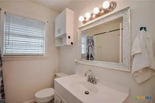 904 E Mistletoe Ave, Victoria, TX 77901 - Photo 17