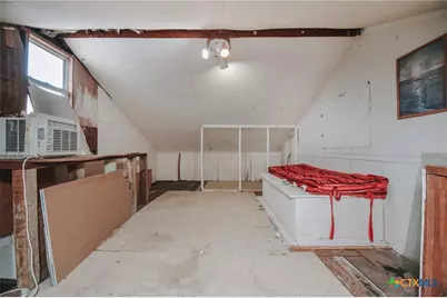 904 E Mistletoe Avenue, Victoria, TX 77901 - Photo 35